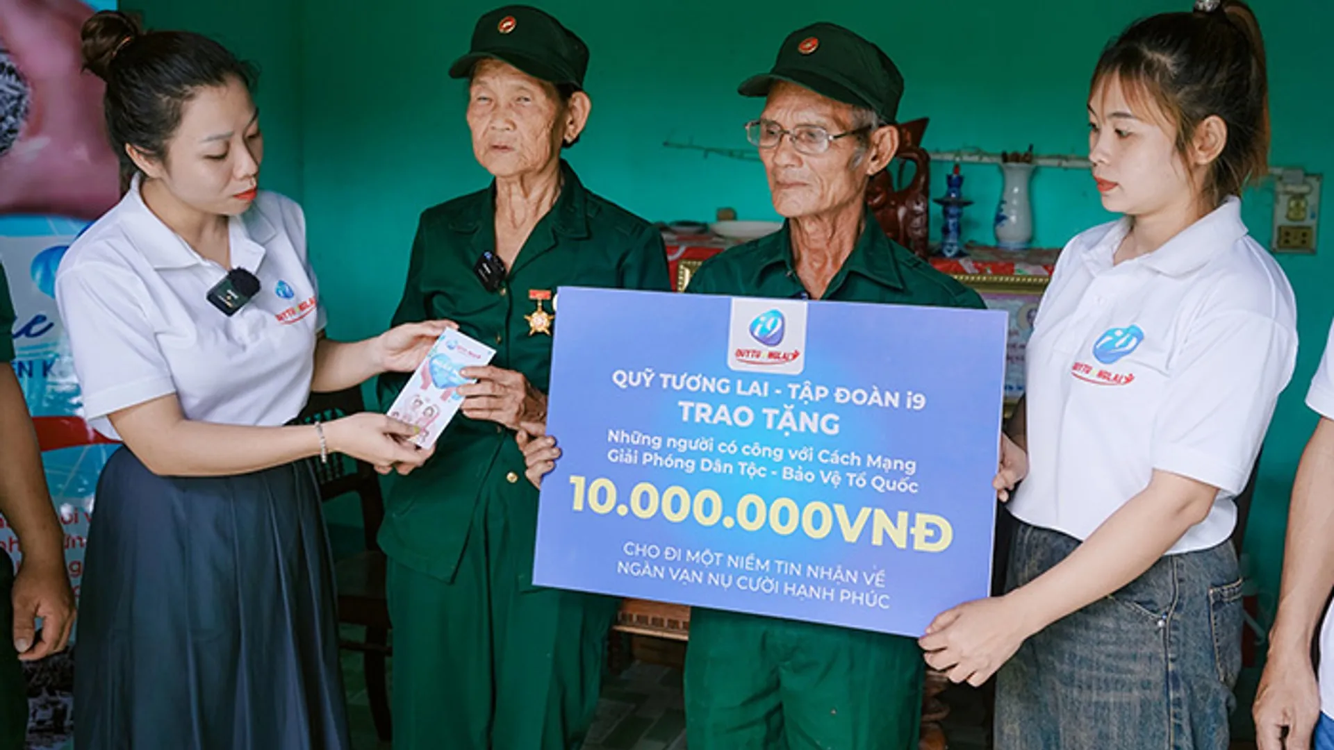 Hình ảnh hỗ trợ email chuyên nghiệp của bet188 và 188bet