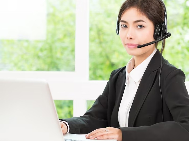 Hình ảnh đội ngũ hỗ trợ khách hàng chuyên nghiệp