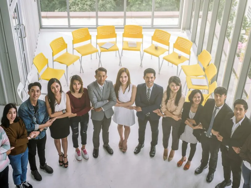 Người chơi đang xem xét chiến lược cá cược an toàn trên điện thoại